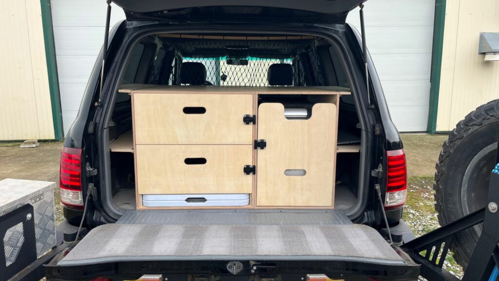 aménagement intérieur Toyota Land Cruiser à Vannes, réalisé par Utilivan 56